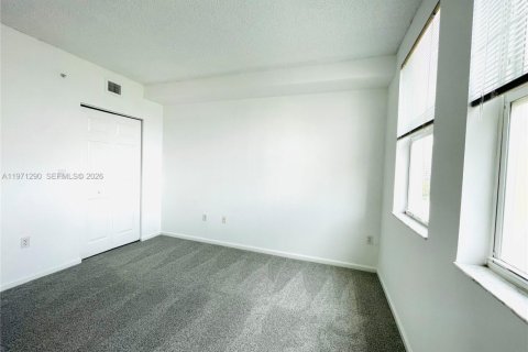 Купить кондоминиум в Санни-Айлс-Бич, Флорида 2 спальни, 103.68м2, № 2041285 - фото 9