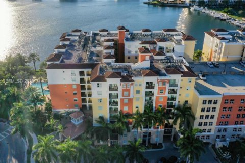 Купить кондоминиум в Санни-Айлс-Бич, Флорида 2 спальни, 103.68м2, № 2041285 - фото 27