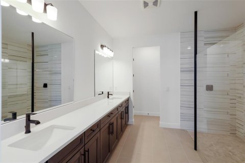 House in Parrish, Florida 4 bedrooms, 358.42 sq.m. № 2325067 - photo 19