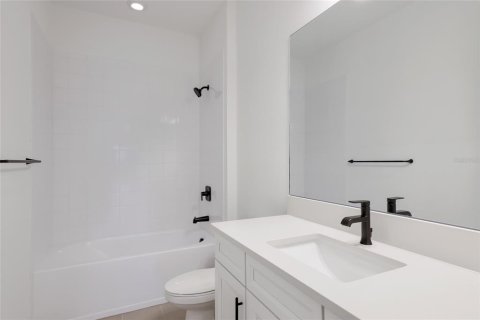 House in Parrish, Florida 4 bedrooms, 358.42 sq.m. № 2325067 - photo 24