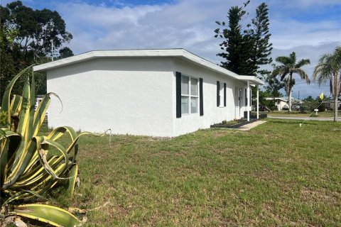 Casa en venta en Port Charlotte, Florida, 3 dormitorios, 85.28 m2 № 1685003 - foto 21