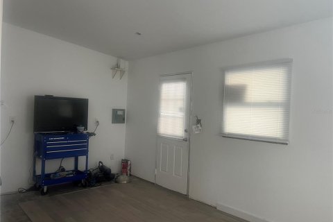 Casa en venta en Port Charlotte, Florida, 3 dormitorios, 85.28 m2 № 1685003 - foto 15