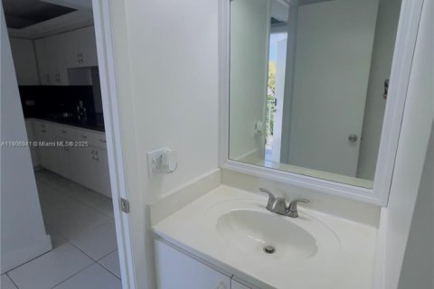 Condominio en venta en Miami, Florida, 1 dormitorio, 96.99 m2 № 1965804 - foto 15