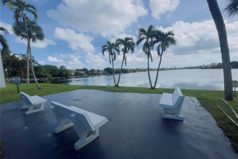 Condominio en venta en Miami, Florida, 1 dormitorio, 96.99 m2 № 1965804 - foto 23