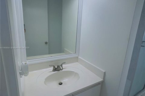 Condominio en venta en Miami, Florida, 1 dormitorio, 96.99 m2 № 1965804 - foto 14