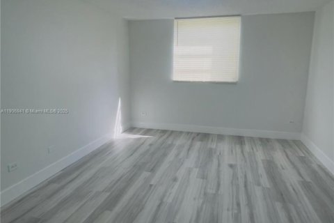 Condominio en venta en Miami, Florida, 1 dormitorio, 96.99 m2 № 1965804 - foto 6