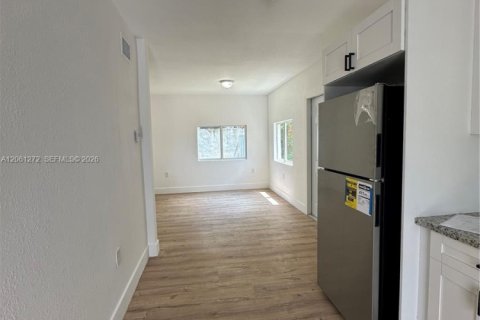 Appartement à louer à Miami, Floride: 2 chambres, 75.44 m2 № 2273818 - photo 5