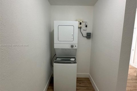 Appartement à louer à Miami, Floride: 2 chambres, 75.44 m2 № 2273818 - photo 7
