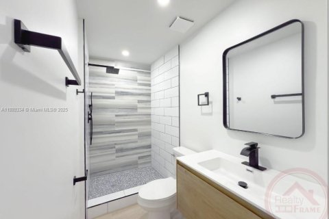 House in Miami, Florida 4 bedrooms, 152.55 sq.m. № 1944411 - photo 26