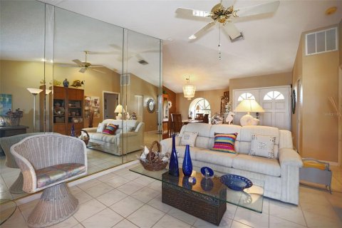 House in Clearwater, Florida 4 bedrooms, 234.49 sq.m. № 1524435 - photo 27