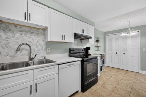 Touwnhouse à vendre à Casselberry, Floride: 2 chambres, 120.4 m2 № 2152047 - photo 6