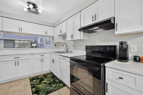 Touwnhouse à vendre à Casselberry, Floride: 2 chambres, 120.4 m2 № 2152047 - photo 4