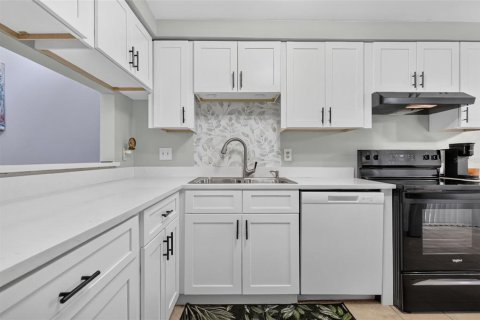 Touwnhouse à vendre à Casselberry, Floride: 2 chambres, 120.4 m2 № 2152047 - photo 5