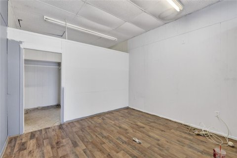 Купить коммерческую недвижимость в Лисбург, Флорида 237.83м2, № 2104066 - фото 22