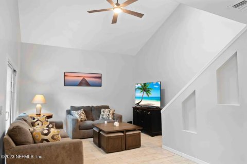 Condo in Jacksonville, Florida, 2 bedrooms  № 807003 - photo 1