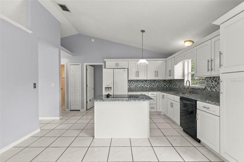 Villa ou maison à vendre à Kissimmee, Floride: 3 chambres, 125.05 m2 № 2425865 - photo 13