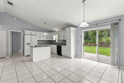 Villa ou maison à vendre à Kissimmee, Floride: 3 chambres, 125.05 m2 № 2425865 - photo 11