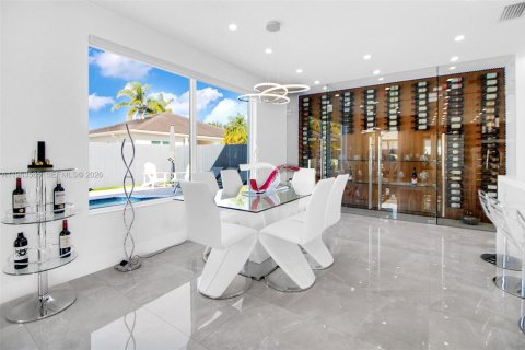 Купить виллу или дом в Майами, Флорида 4 спальни, 222.13м2, № 2025453 - фото 12