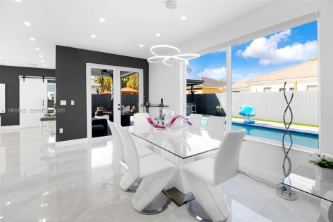 Купить виллу или дом в Майами, Флорида 4 спальни, 222.13м2, № 2025453 - фото 13