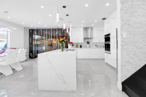 Купить виллу или дом в Майами, Флорида 4 спальни, 222.13м2, № 2025453 - фото 9