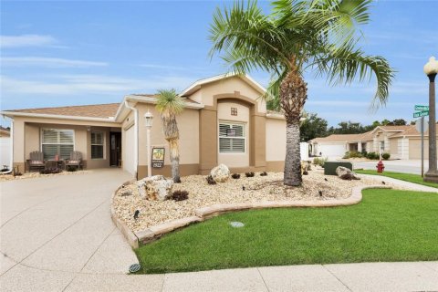 Villa ou maison à The Villages, Floride 3 chambres, 156.54 m2 № 2387324