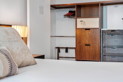 Condo in Miami Beach, Florida, 1 bedroom  № 2023078 - photo 7