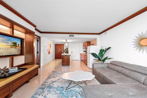 Condo in Miami Beach, Florida, 1 bedroom  № 2023078 - photo 11