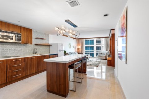 Condo in Miami Beach, Florida, 1 bedroom  № 2023078 - photo 5