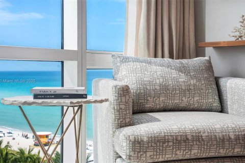 Condo in Miami Beach, Florida, 1 bedroom  № 2023078 - photo 9