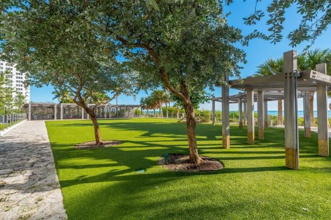 Condo in Miami Beach, Florida, 1 bedroom  № 2023078 - photo 28