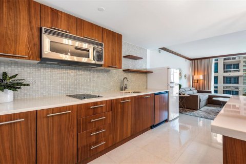 Condo in Miami Beach, Florida, 1 bedroom  № 2023078 - photo 12
