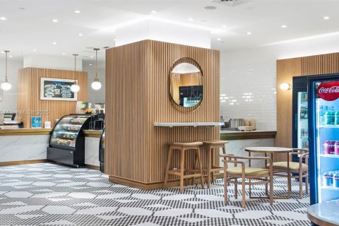 Condo in Miami Beach, Florida, 1 bedroom  № 2023078 - photo 21