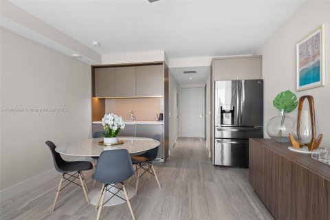 Condominio en venta en Sunny Isles Beach, Florida № 1967704 - foto 8