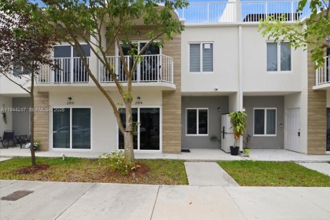 Touwnhouse à vendre à Homestead, Floride: 4 chambres, 129.88 m2 № 2001273 - photo 6