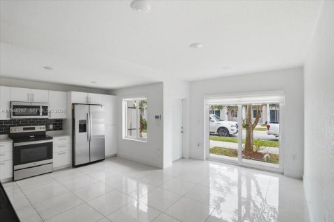 Touwnhouse à vendre à Homestead, Floride: 4 chambres, 129.88 m2 № 2001273 - photo 10
