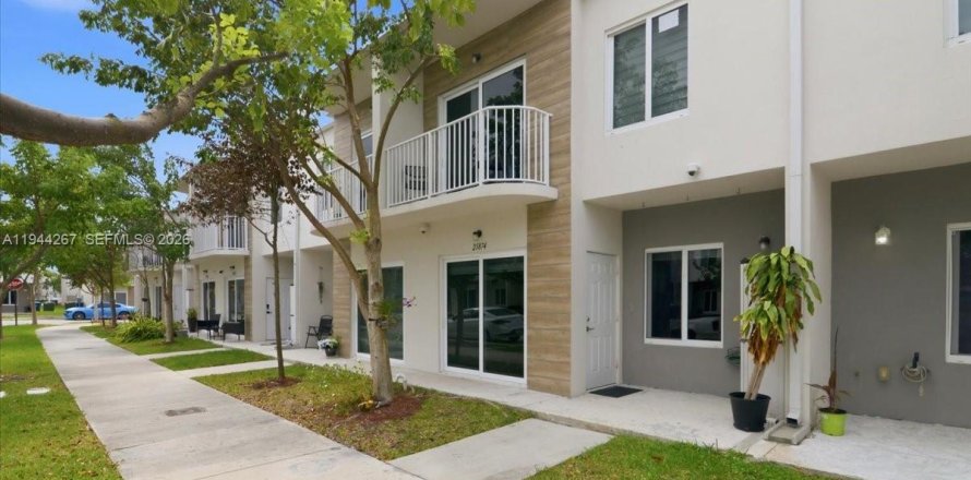 Touwnhouse à Homestead, Floride 4 chambres, 129.88 m2 № 2001273