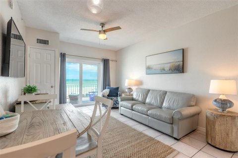 Condo in New Smyrna Beach, Florida, 1 bedroom  № 2202652 - photo 7