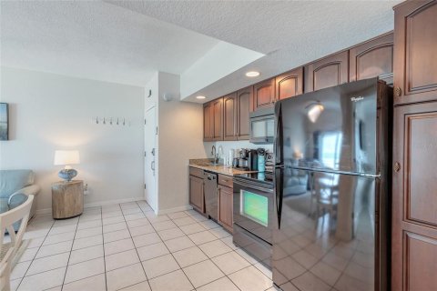 Condo in New Smyrna Beach, Florida, 1 bedroom  № 2202652 - photo 10