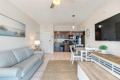 Condo in New Smyrna Beach, Florida, 1 bedroom  № 2202652 - photo 8