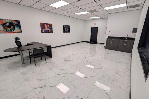 Immobilier commercial à louer à Orlando, Floride № 2415164 - photo 2
