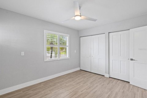 House in Saint Pete Beach, Florida 2 bedrooms, 149.57 sq.m. № 2414905 - photo 14