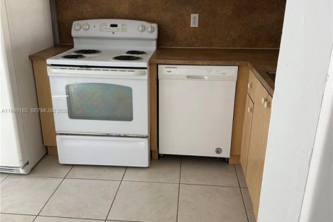 Copropriété à louer à Homestead, Floride: 2 chambres, 76.37 m2 № 2057678 - photo 4