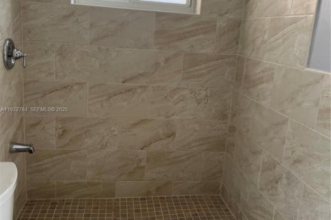 Снять в аренду коммерческую недвижимость в Хайалиа, Флорида 1 спальня, 33.44м2, № 1976534 - фото 7