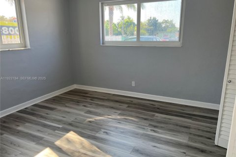 Снять в аренду коммерческую недвижимость в Хайалиа, Флорида 1 спальня, 33.44м2, № 1976534 - фото 18