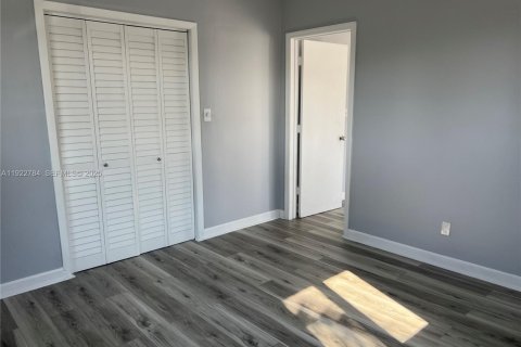 Снять в аренду коммерческую недвижимость в Хайалиа, Флорида 1 спальня, 33.44м2, № 1976534 - фото 12