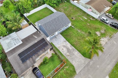 House in Fort Lauderdale, Florida 3 bedrooms, 108.7 sq.m. № 2172465 - photo 28