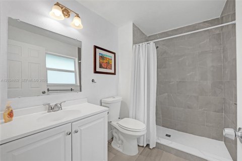 House in Fort Lauderdale, Florida 3 bedrooms, 108.7 sq.m. № 2172465 - photo 20