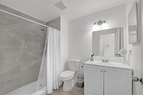 House in Fort Lauderdale, Florida 3 bedrooms, 108.7 sq.m. № 2172465 - photo 24