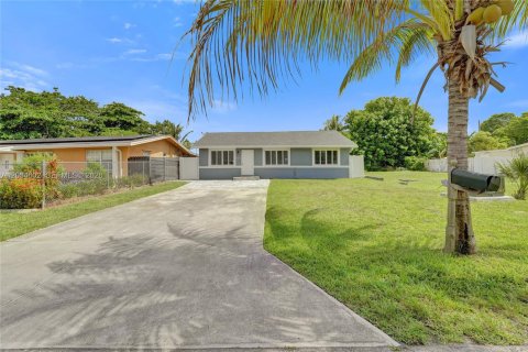 Casa en Fort Lauderdale, Florida 3 dormitorios, 108.7 m2 № 2172465