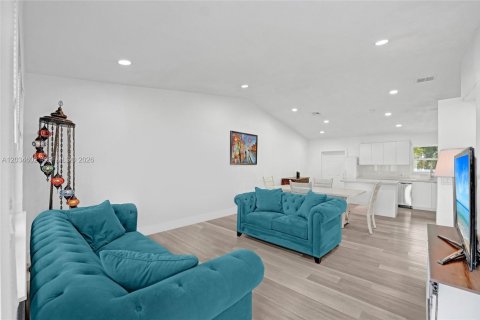 House in Fort Lauderdale, Florida 3 bedrooms, 108.7 sq.m. № 2172465 - photo 4